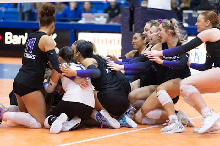 Fayetteville-Conway Volleyball Final__00102
